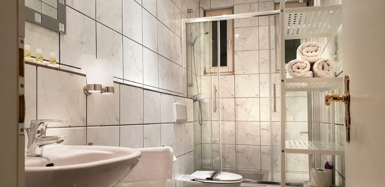 Hotel Buergerhof Кёльн Экстерьер фото