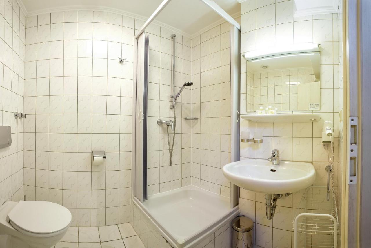Hotel Buergerhof Кёльн Экстерьер фото